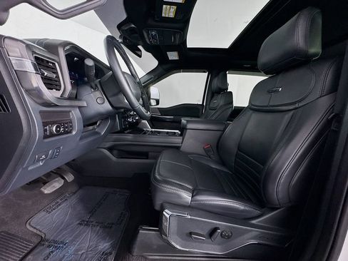 Used 2025 Ford F350 Platinum w/ FX4 Off-Road Package image 15
