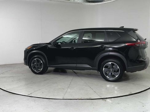 Used 2024 Nissan Rogue SV FWD image 3