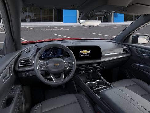 New 2026 Chevrolet Traverse LT w/ Sun and Wheel Package FWD image 18