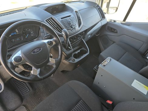 Used 2019 Ford Transit 250 130 Low Roof image 8