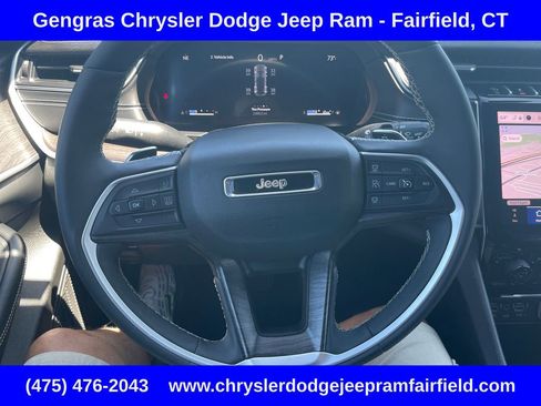 Used 2024 Jeep Grand Cherokee Limited w/ Black Appearance Package AWD/4WD image 52