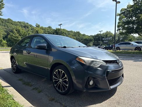 Used 2015 Toyota Corolla S FWD image 3