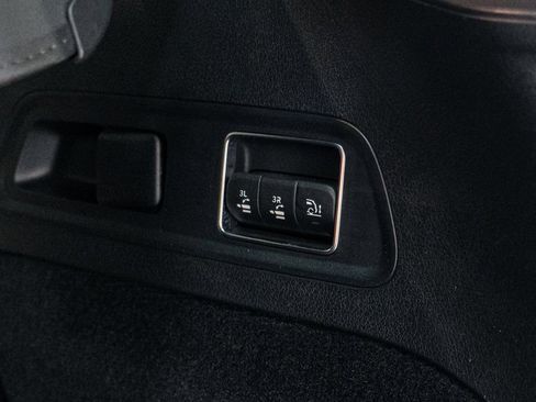 Used 2024 Mercedes-Benz GLS 450 4MATIC image 35