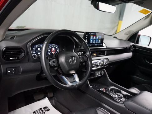Used 2023 Honda Pilot Elite image 11