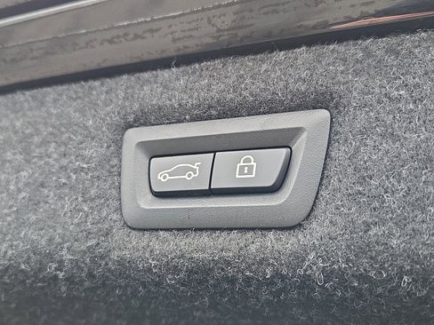 Used 2023 BMW 540i xDrive w/ Convenience Package image 29