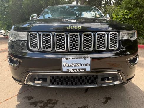 Used 2018 Jeep Grand Cherokee Overland AWD/4WD image 9