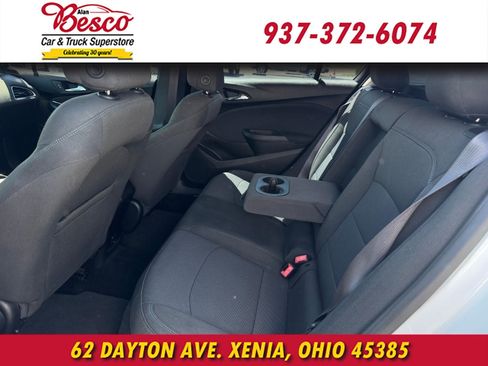 Used 2017 Chevrolet Cruze LT FWD image 9