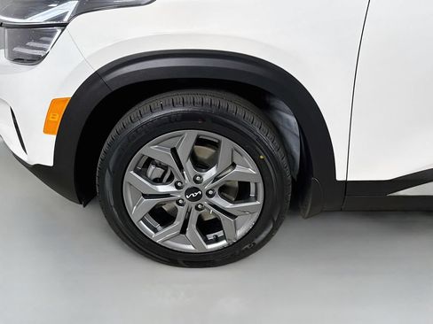 Used 2024 Kia Seltos S AWD/4WD image 37