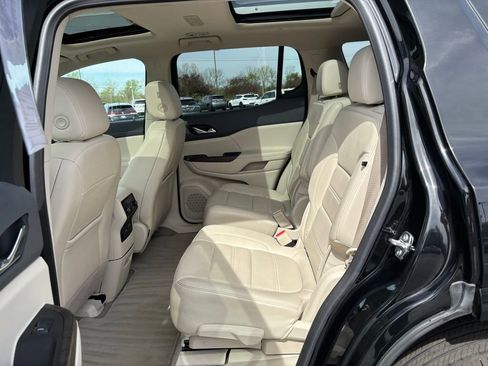 Used 2023 GMC Acadia Denali w/ Denali Technology Package image 18