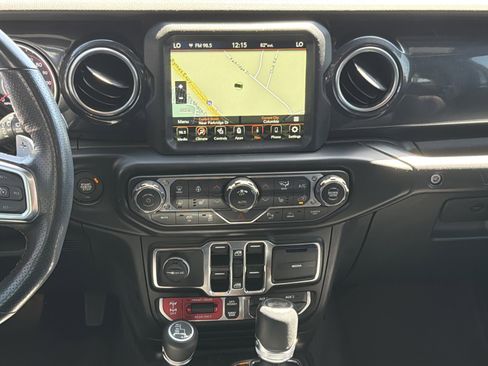 Used 2022 Jeep Wrangler Unlimited Rubicon w/ Xtreme Recon 35" Tire Package AWD/4WD image 15