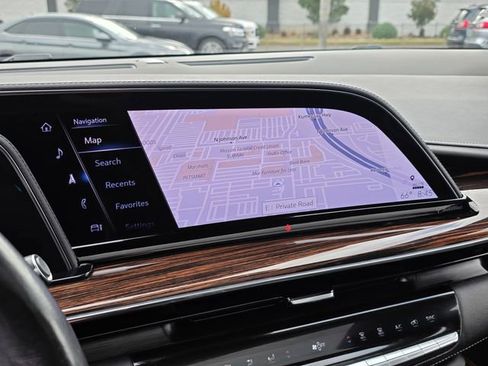 Used 2023 Cadillac Escalade Premium Luxury AWD/4WD image 32