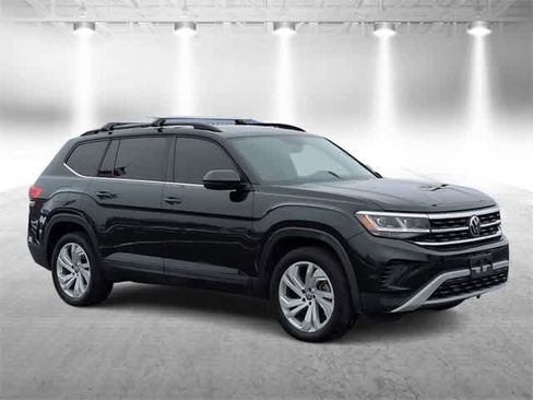 Used 2022 Volkswagen Atlas SE w/ Panoramic Sunroof Package image 2