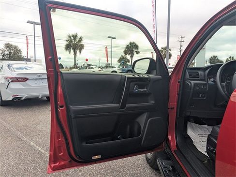 Used 2024 Toyota 4Runner TRD Off-Road Premium image 11