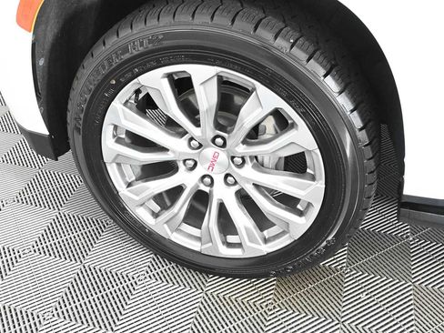 Used 2023 GMC Yukon Denali AWD/4WD image 34