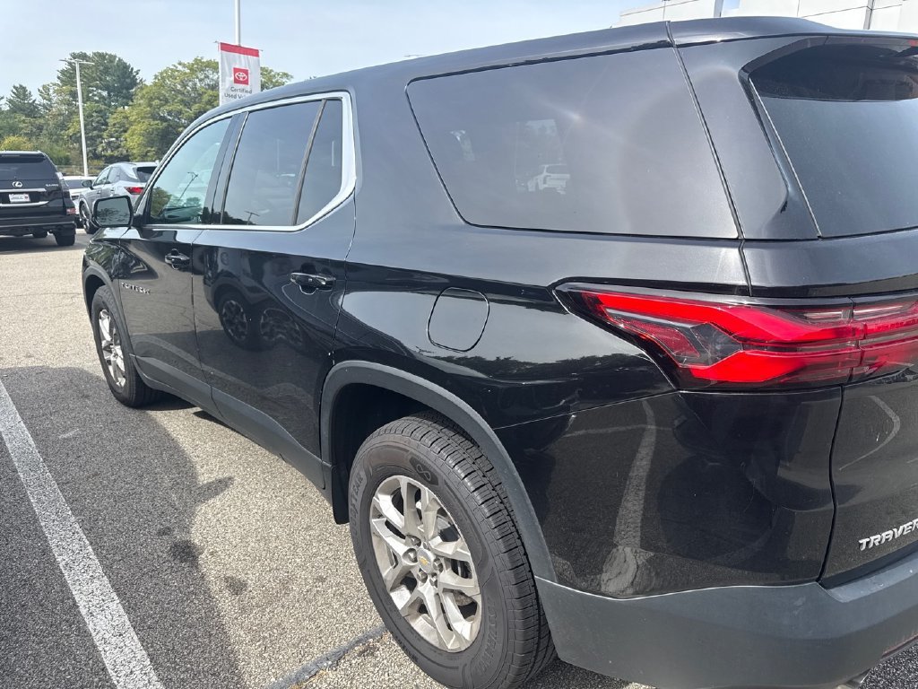 Used 2022 Chevrolet Traverse LS AWD/4WD image 3