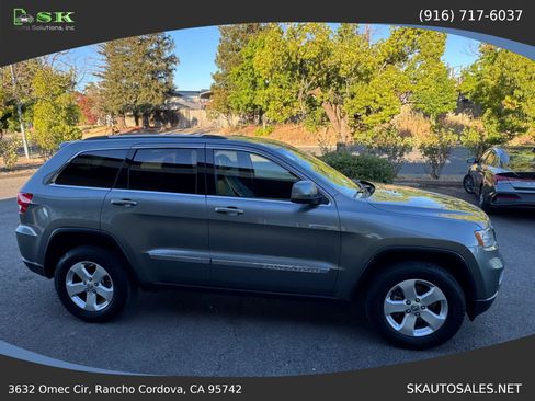 Used 2012 Jeep Grand Cherokee Laredo AWD/4WD image 7