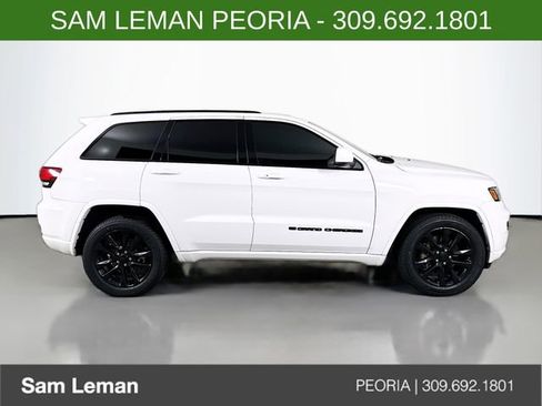 Used 2022 Jeep Grand Cherokee Laredo X image 8