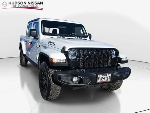 Used 2023 Jeep Gladiator Willys image 1