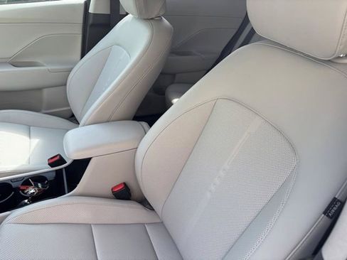 Used 2026 Hyundai Kona SEL Premium AWD/4WD image 9