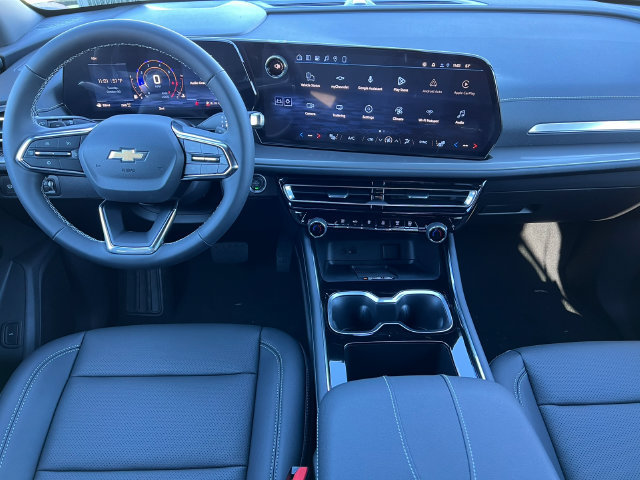 New 2027 Chevrolet Traverse LT AWD/4WD image 3