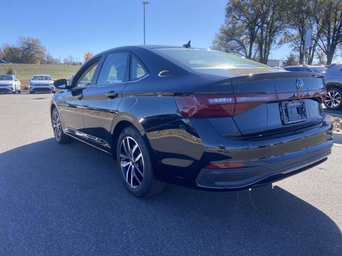 New 2026 Volkswagen Jetta SE image 7