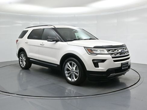 Certified 2018 Ford Explorer XLT w/ Equipment Group 202A image 56