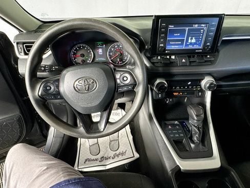 Used 2021 Toyota RAV4 XLE AWD/4WD image 10