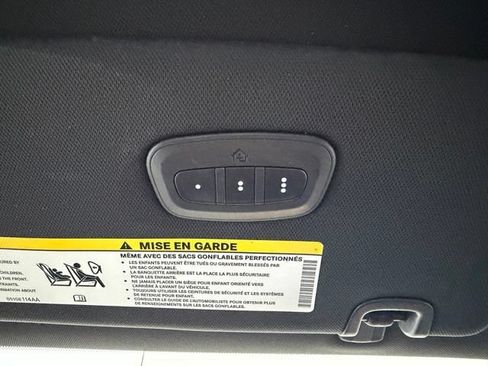 Used 2018 Chrysler Pacifica Touring-L w/ Premium Audio Group FWD image 22