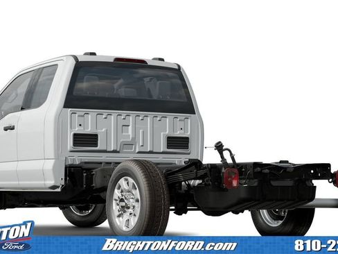 New 2024 Ford F350 XLT image 2