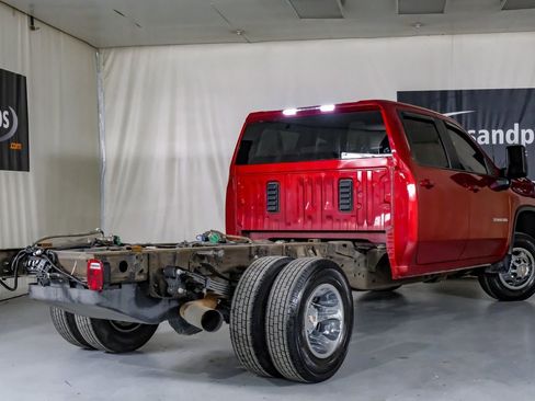 Used 2024 Chevrolet Silverado 3500 LT w/ Convenience Package image 8