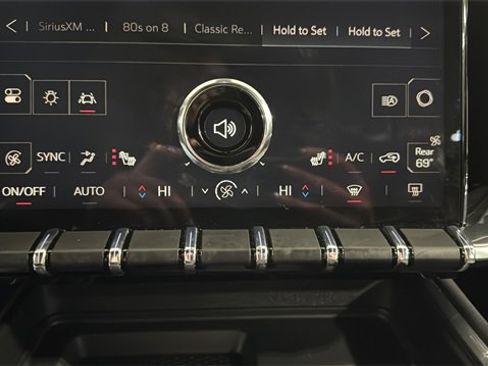 Used 2025 GMC Acadia Elevation image 15