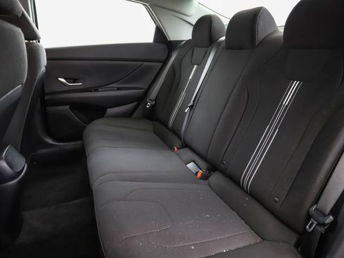 Used 2022 Hyundai Elantra SEL w/ Preferred Accessory Package image 22