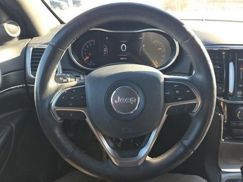 Used 2022 Jeep Grand Cherokee Limited image 18