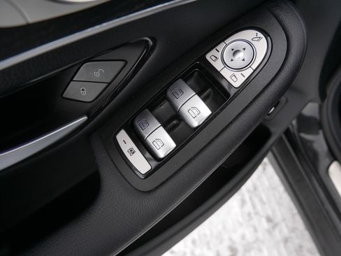 Used 2022 Mercedes-Benz GLC 300 4MATIC w/ Multimedia Package Lite image 22