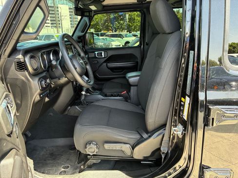 Used 2023 Jeep Wrangler Unlimited w/ Cold Weather Group AWD/4WD image 16