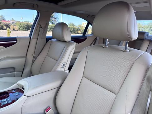 Used 2008 Lexus LS 460 L w/ Preferred Accessory Pkg RWD image 31