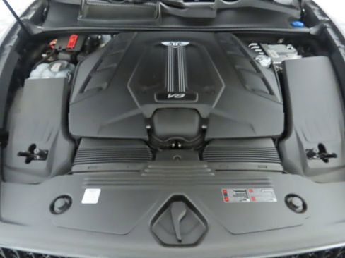 Used 2023 Bentley Bentayga Extended Wheelbase image 30