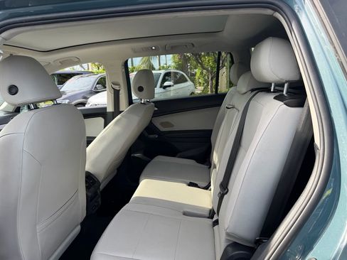 Used 2019 Volkswagen Tiguan SE w/ Panoramic Sunroof Package FWD image 12
