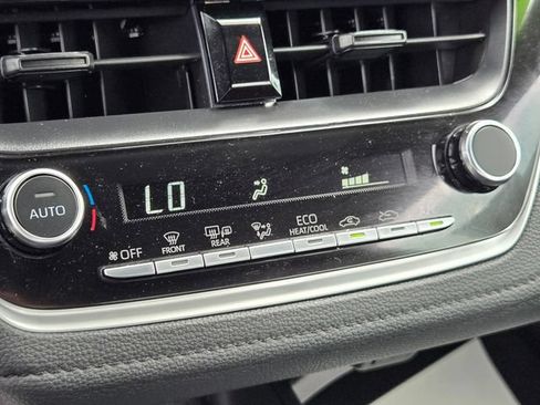 Used 2024 Toyota Corolla SE FWD image 17