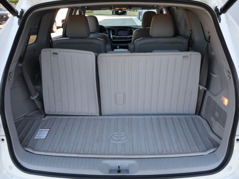 Used 2015 Toyota Highlander Limited AWD/4WD image 37