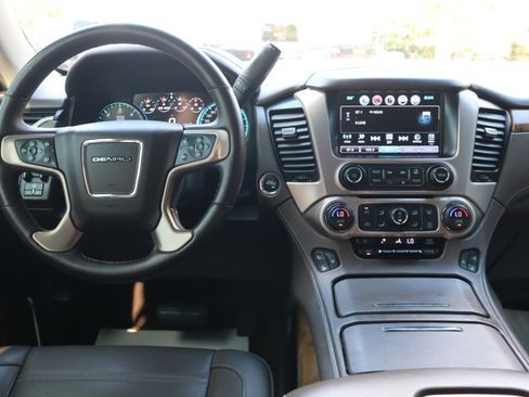 Used 2017 GMC Yukon Denali w/ Open Road Package AWD/4WD image 13