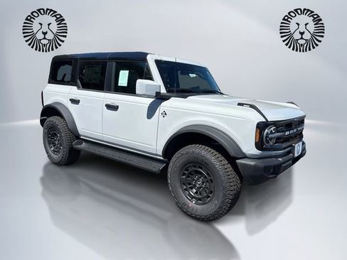 New 2026 Ford Bronco Outer Banks w/ Sasquatch Package AWD/4WD image 3