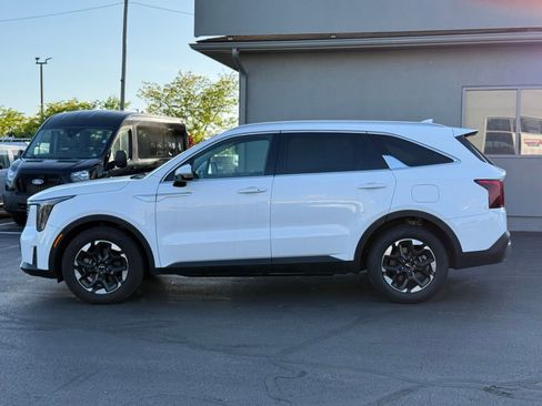 Used 2024 Kia Sorento S FWD image 6