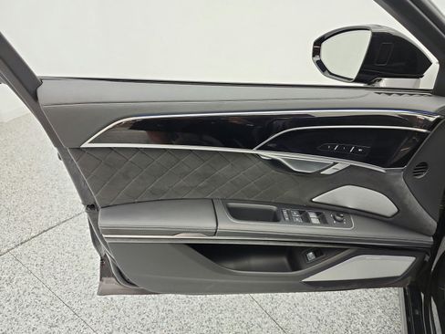 Used 2023 Audi S8 AWD/4WD image 15
