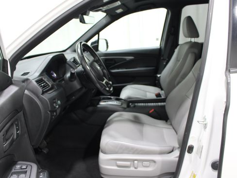 Used 2023 Honda Passport EX-L image 3