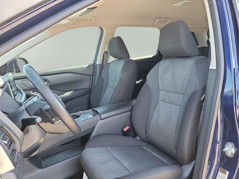 Used 2025 Nissan Rogue SV FWD image 11