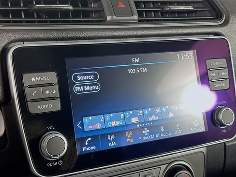 Used 2025 Nissan Leaf S image 19