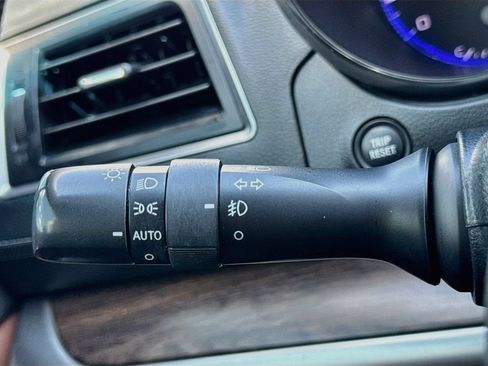 Used 2019 Subaru Outback 2.5i Touring w/ Popular Package #3A AWD/4WD image 12