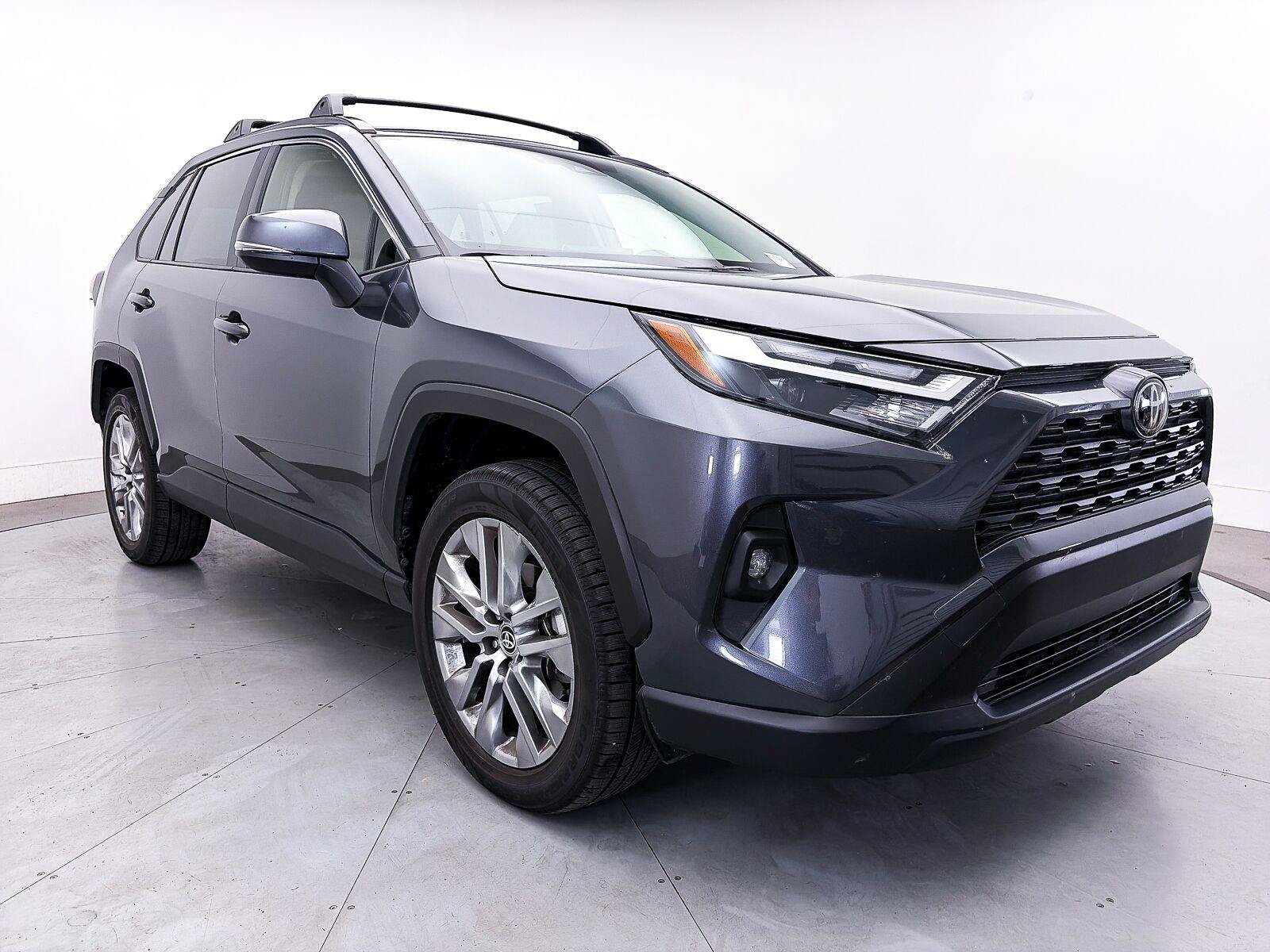 Used 2023 Toyota RAV4 XLE Premium FWD image 10