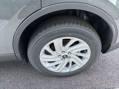 New 2026 Lincoln Corsair Premiere image 6